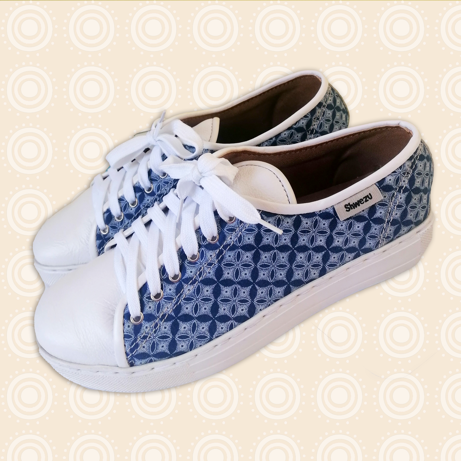 Shwezu Sneakers with leather vamp