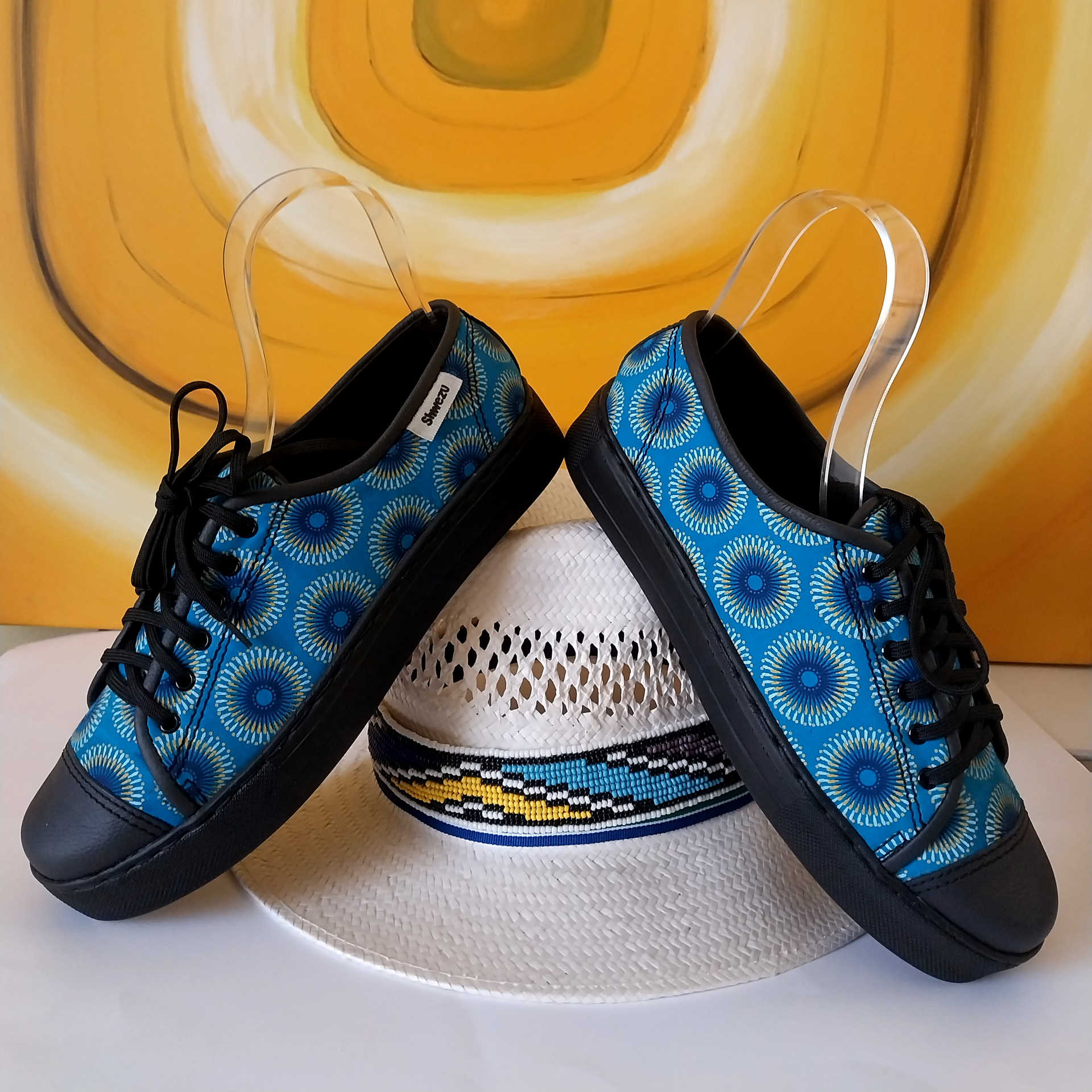 Shwezu Sneakers with fabric vamp