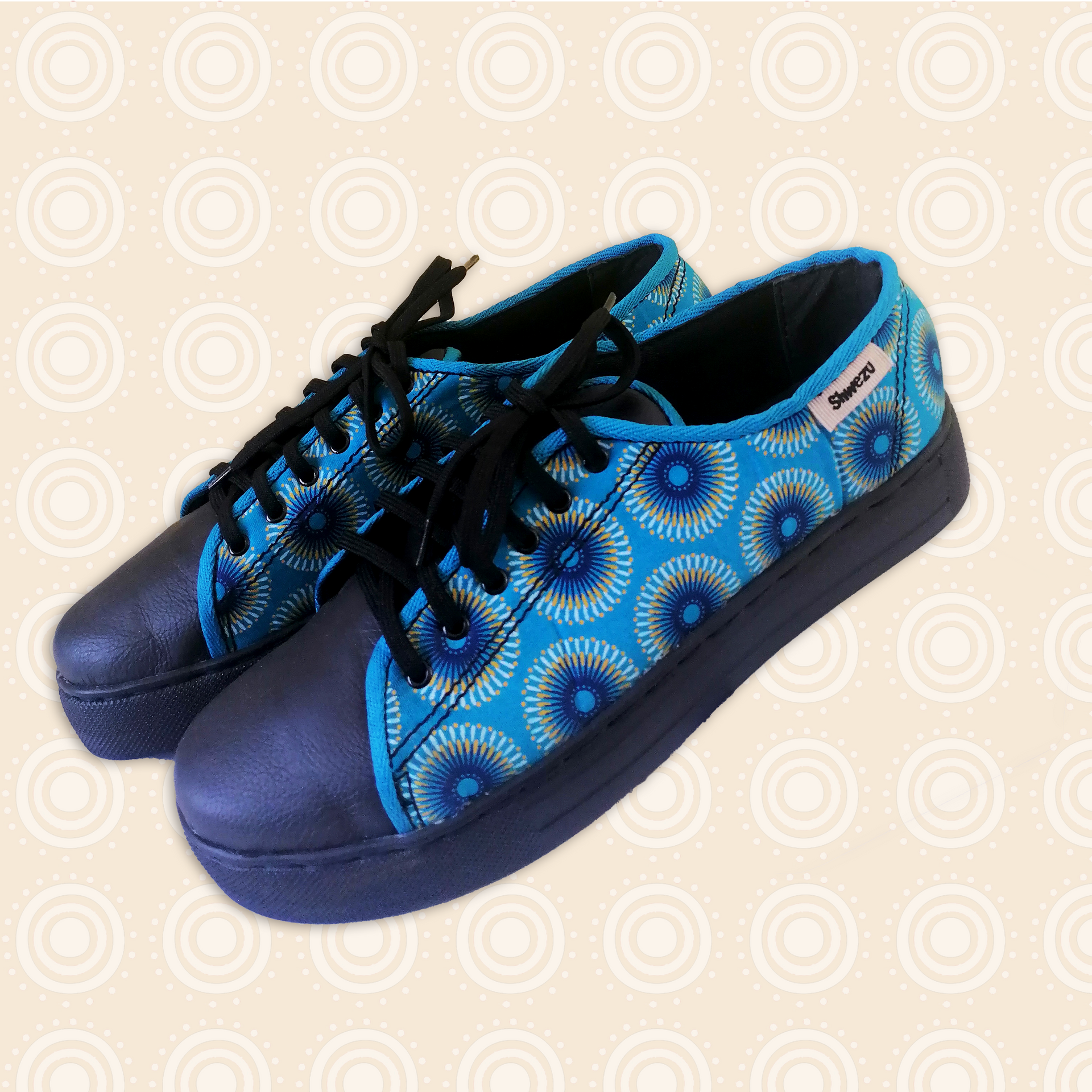 Shwezu Sneakers with leather vamp